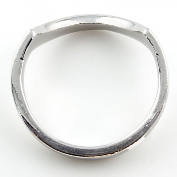 18ct white gold 5.1g Wishbone Ring size L